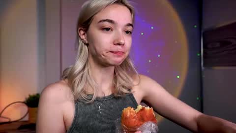 ileanacampbel online show from 03.12.25