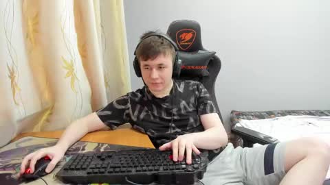 Snapshot of iliaskrislove chatting on 05.13.26 iliaskris online show from 05.13.26