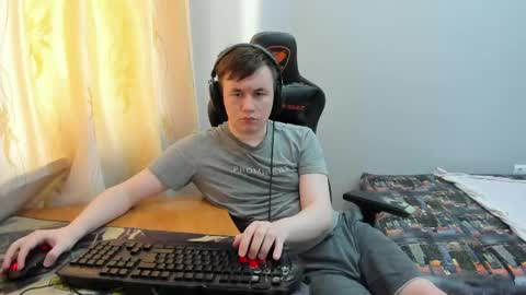 Snapshot of iliaskrislove chatting on 05.15.26 iliaskris online show from 05.15.26