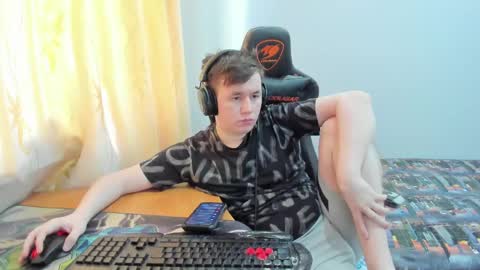 Snapshot of iliaskrislove chatting on 05.18.26 iliaskris online show from 05.18.26