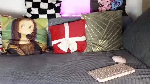 nicollee online show from 01.17.25