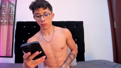 Snapshot of im__thomas chatting on 12.11.24 IM THOMAS online show from 12.11.24