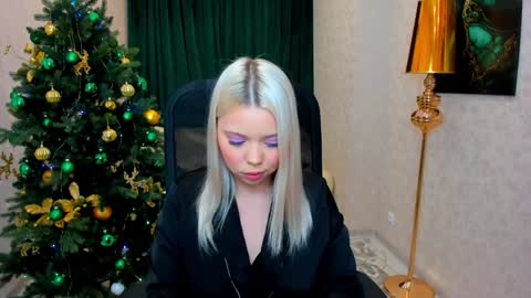 Roxy online show from 12.27.24