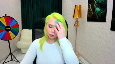 Roxy online show from 01.13.25