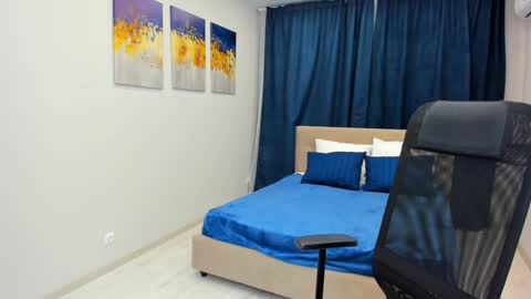 Roxy online show from 01.20.25