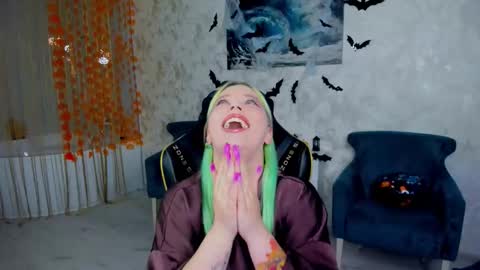 Roxy online show from 10.27.25