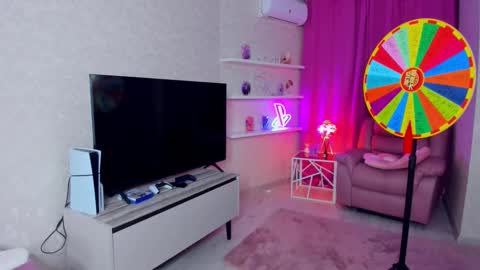 Roxy online show from 12.04.25