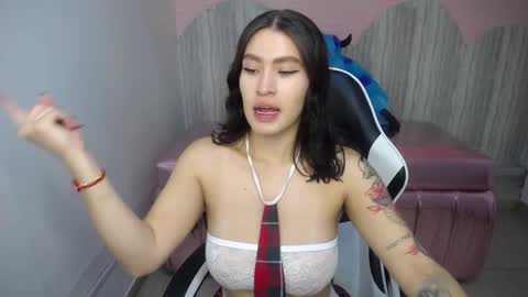 Anny online show from 10.31.25