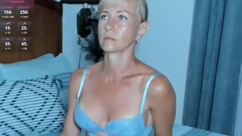 Snapshot of im_beautiful chatting on 11.26.25 Christine - online show from 11.26.25