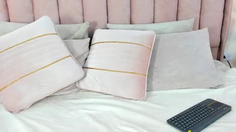 Caro   online show from 11.18.25