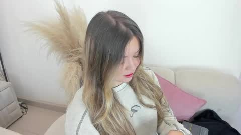 Snapshot of im_dalhia chatting on 05.27.26 DAHLIA online show from 05.27.26