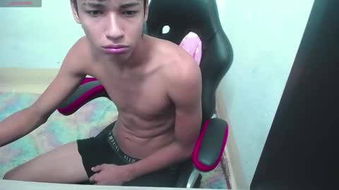 Snapshot of im_david01 chatting on 10.25.25 im_david01 online show from 10.25.25