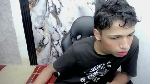 Snapshot of im_david01 chatting on 12.17.25 im_david01 online show from 12.17.25