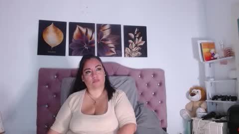 Snapshot of im_helenn_ chatting on 10.22.25 Hellen online show from 10.22.25