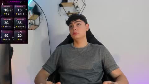 Snapshot of im_juaniito chatting on 09.19.25  40 OFF TODAY online show from 09.19.25