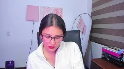 Snapshot of im_miia chatting on 08.08.26 Mia online show from 08.08.26