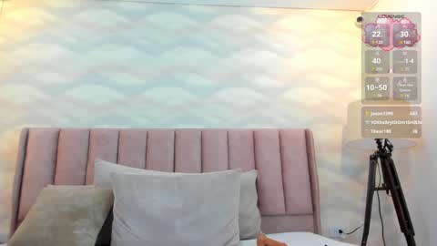 Snapshot of im_nika_ chatting on 12.25.24 Nika online show from 12.25.24