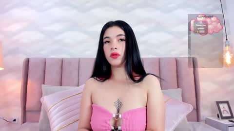 Snapshot of im_nika_ chatting on 01.06.25 Nika online show from 01.06.25
