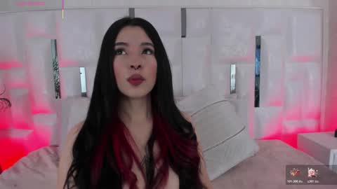 Snapshot of im_nika_ chatting on 12.04.25 Nika online show from 12.04.25