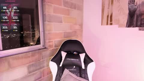 Scarlet  online show from 09.17.25