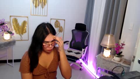 Snapshot of imdestined_foryou chatting on 12.23.24 Ashley online show from 12.23.24