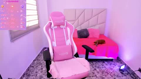  independient model online show from 09.19.25