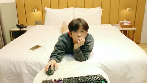 Snapshot of imlowerlife chatting on 11.26.25 imlowerlife online show from 11.26.25