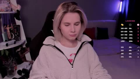 Snapshot of imnotmia chatting on 02.12.26 Mia online show from 02.12.26