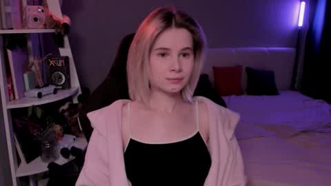 Snapshot of imnotmia chatting on 02.21.26 Mia online show from 02.21.26