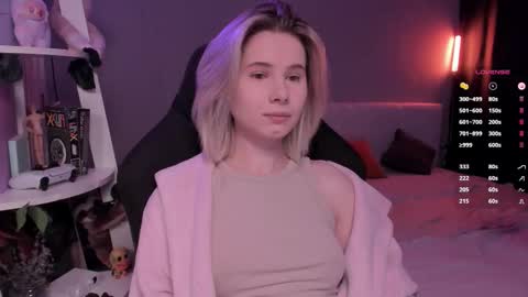 Snapshot of imnotmia chatting on 02.28.26 Mia online show from 02.28.26