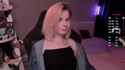 Snapshot of imnotmia chatting on 03.06.26 Mia online show from 03.06.26