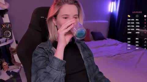 Snapshot of imnotmia chatting on 03.08.26 Mia online show from 03.08.26