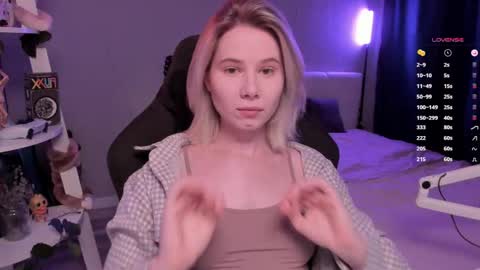 Snapshot of imnotmia chatting on 03.13.26 Mia online show from 03.13.26