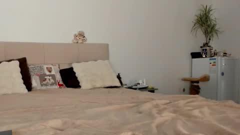 my name Imo  Fansly  online show from 01.17.26