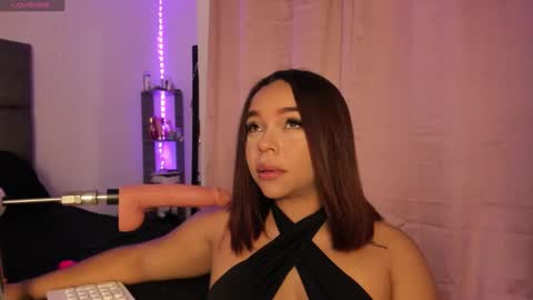 Snapshot of imsofivega chatting on 10.20.25 Sofia Vega online show from 10.20.25