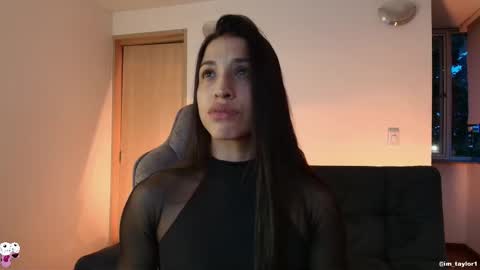 TAYLOR  online show from 11.21.25