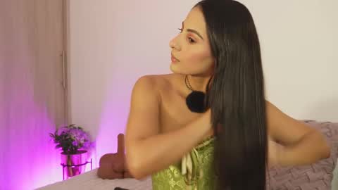 Snapshot of imvickyrachell_ chatting on 10.21.25 imvickyrachell_ online show from 10.21.25