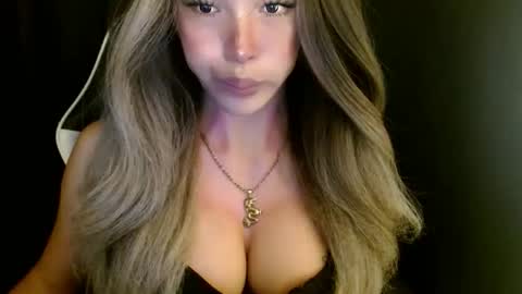 Queen Gwen online show from 10.30.25