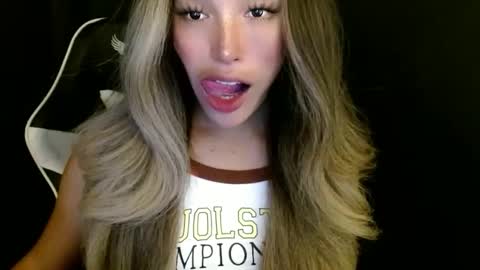 Queen Gwen online show from 11.08.25