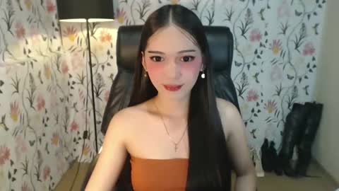 Snapshot of imyourlegalbaby chatting on 02.08.25 Aki online show from 02.08.25