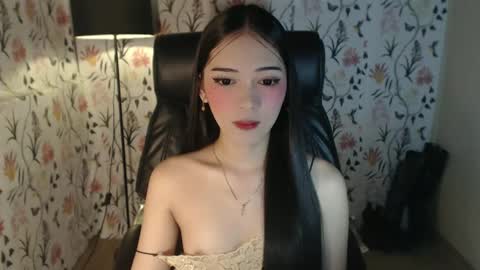 Snapshot of imyourlegalbaby chatting on 02.20.25 Aki online show from 02.20.25