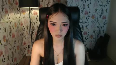 Snapshot of imyourlegalbaby chatting on 02.23.25 Aki online show from 02.23.25