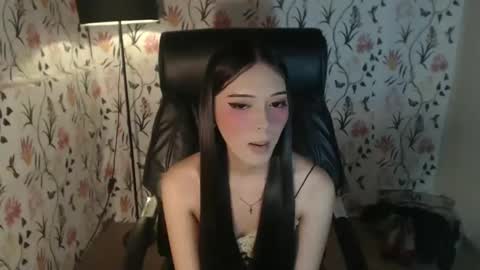 Snapshot of imyourlegalbaby chatting on 03.06.25 Aki online show from 03.06.25