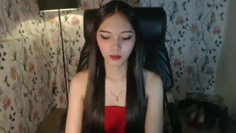 Snapshot of imyourlegalbaby chatting on 03.08.25 Aki online show from 03.08.25