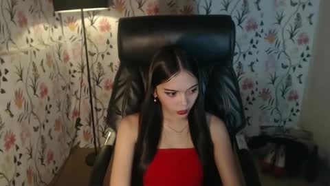 Snapshot of imyourlegalbaby chatting on 03.08.25 Aki online show from 03.08.25