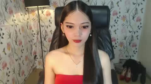 Snapshot of imyourlegalbaby chatting on 03.10.25 Aki online show from 03.10.25