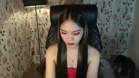 Snapshot of imyourlegalbaby chatting on 03.10.25 Aki online show from 03.10.25