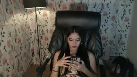 Snapshot of imyourlegalbaby chatting on 03.11.25 Aki online show from 03.11.25