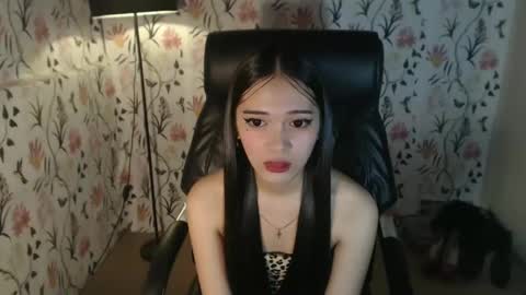 Snapshot of imyourlegalbaby chatting on 03.12.25 Aki online show from 03.12.25