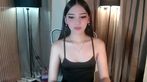 Snapshot of imyourlegalbaby chatting on 11.03.25 Aki online show from 11.03.25